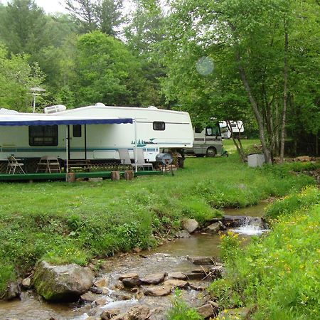 Dark Ridge Hideout Hotel Elk Park Exterior photo